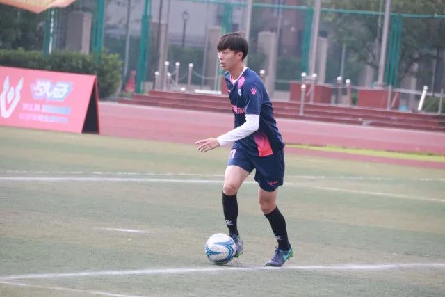中国U20女足在大连热身赛中9:0大胜对手