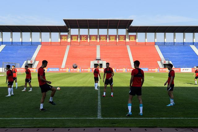 马德里赛场：中国青训0910队1-1战平巴萨U18